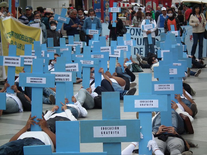 100 cruces sobre la ciudad