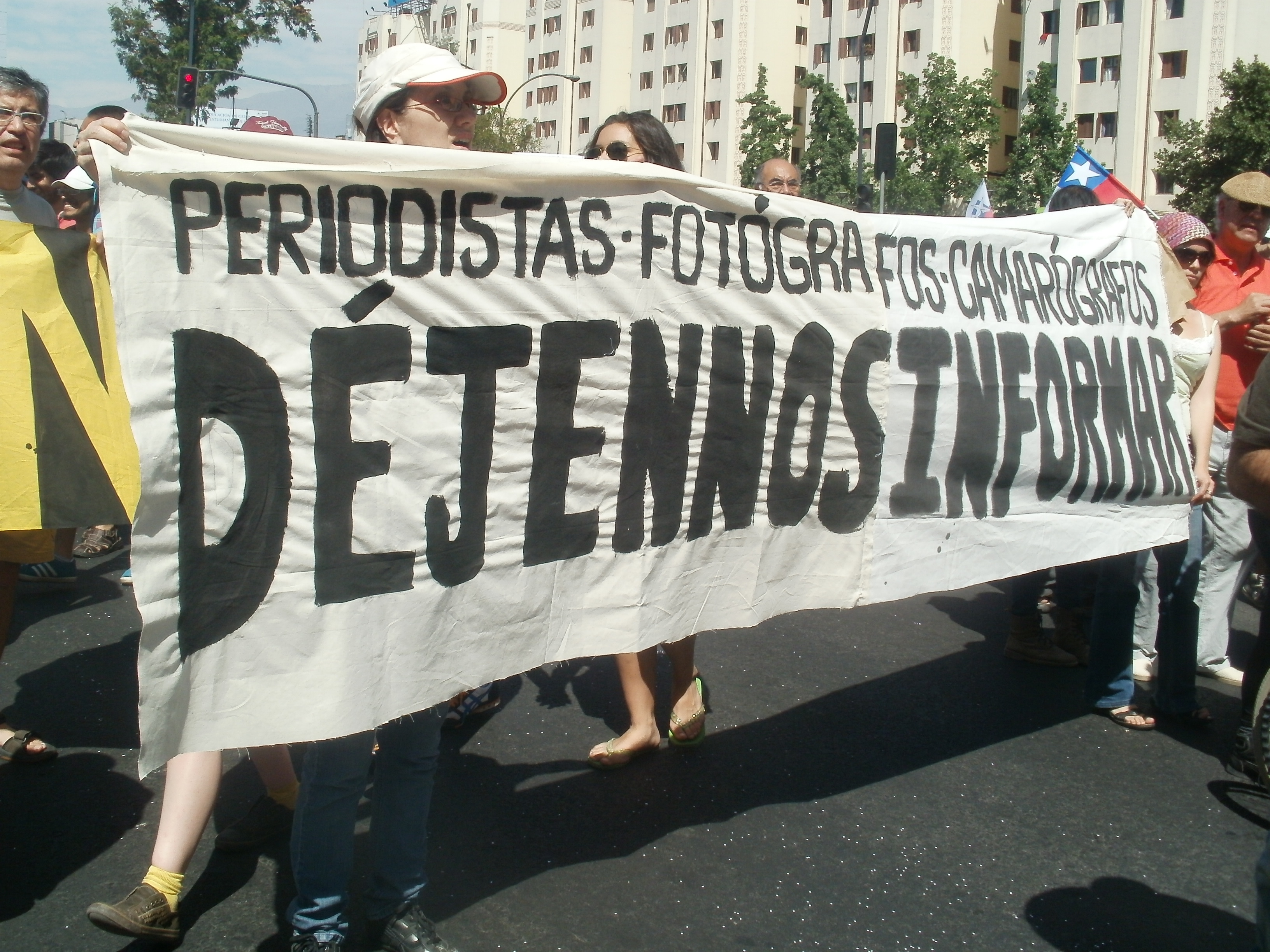 Déjennos Informar.