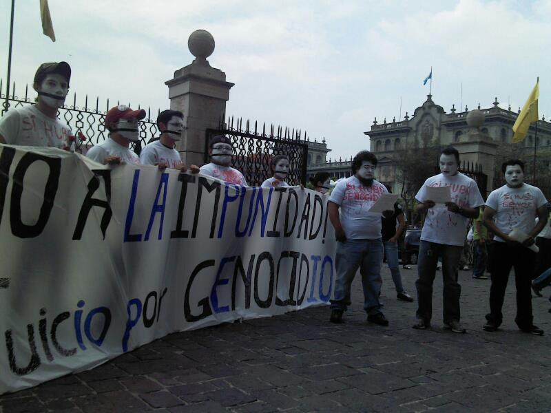 En Guatemala Carteles que hablan