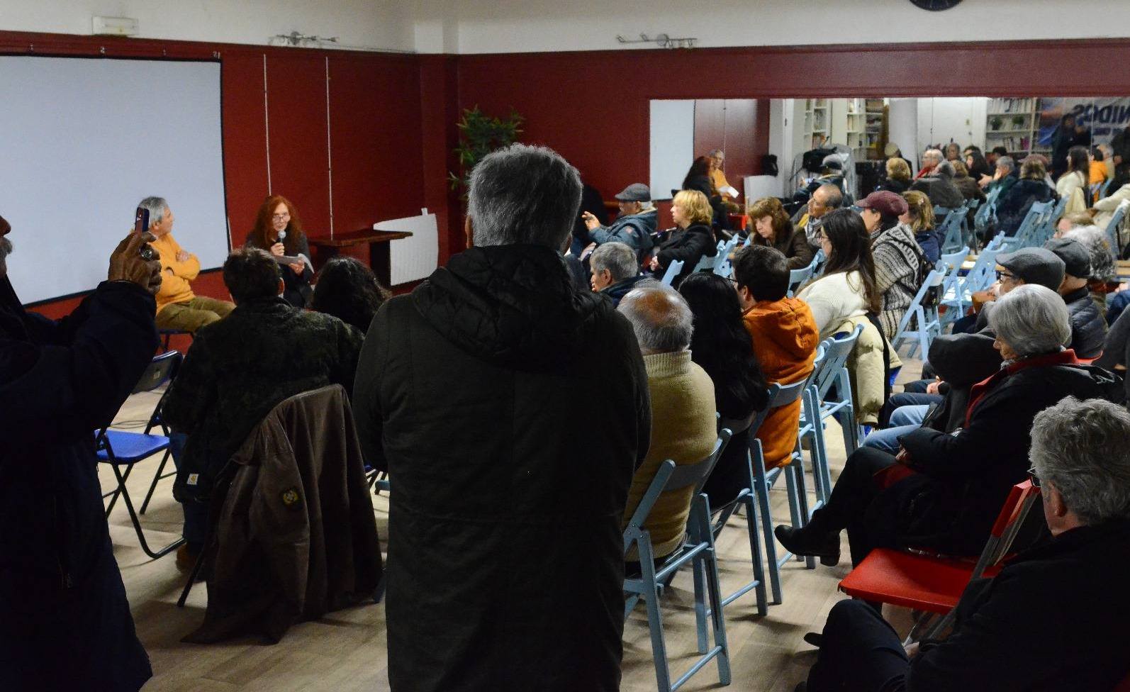 Exilio chileno en París sella compromiso con Jara en acto por la Memoria y DD.HH.